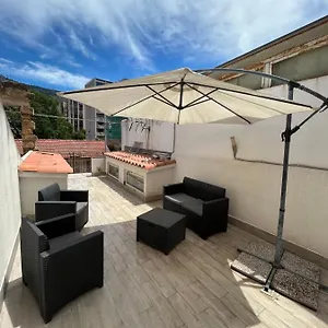 La Girandola , Palermo Italia